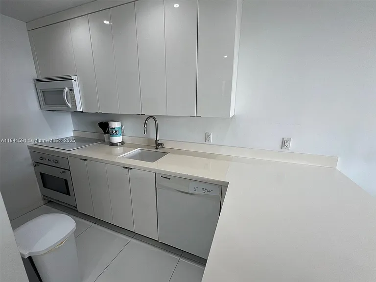 100 Lincoln Rd #1601 — Photo 14