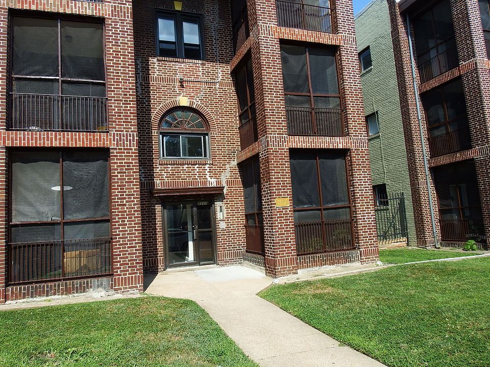 1st image of 2111 Park Ave APT 2