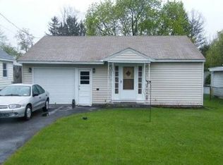 104 Oak Dr, North Syracuse, NY 13212