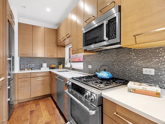 3rd image of 601 W End Ave APT 3A