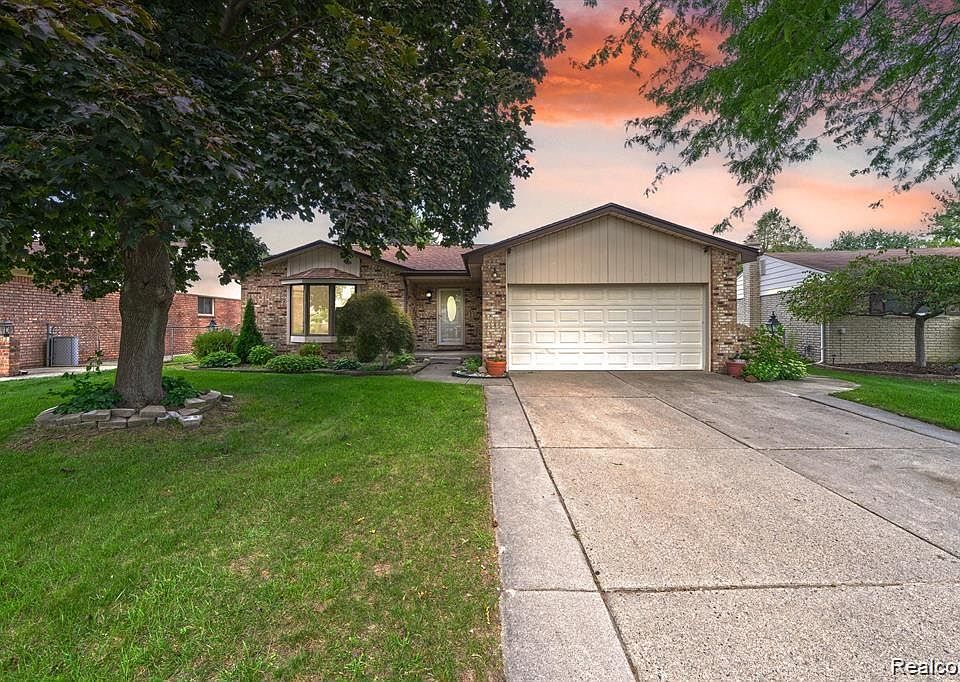 1st image of 41415 Harvard Dr