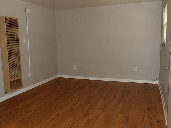 4th image of 325 Linwood St