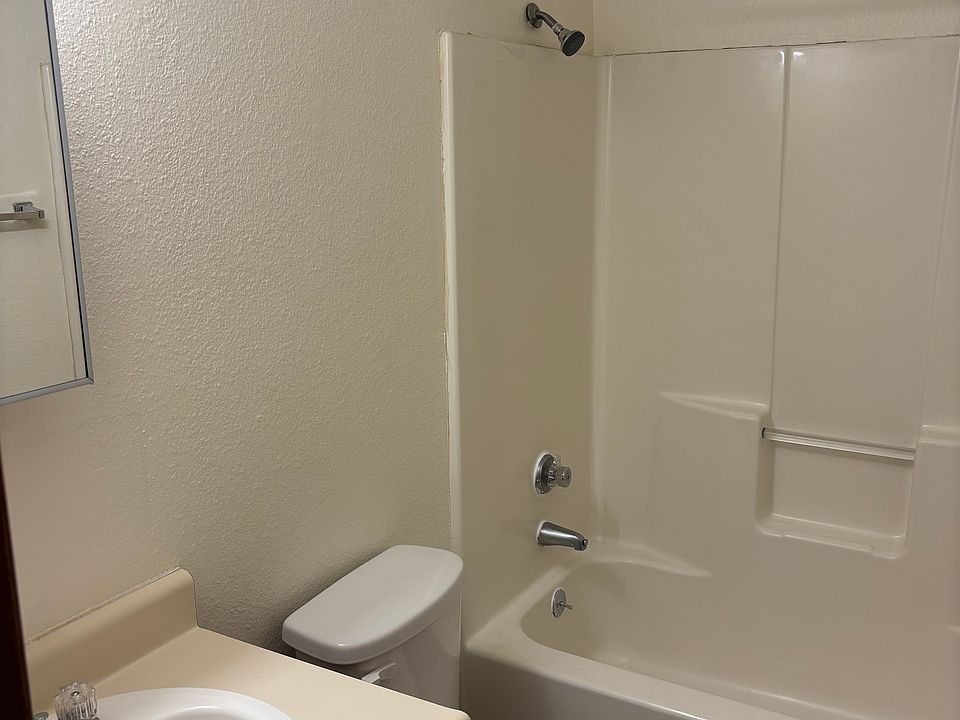 1st image of 6213 Lakewood Dr W #160