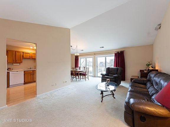2nd image of 12 Aberdeen Ct Unit V2