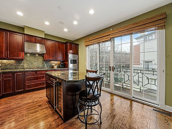 5th image of 1443 S Prairie Ave #A-86