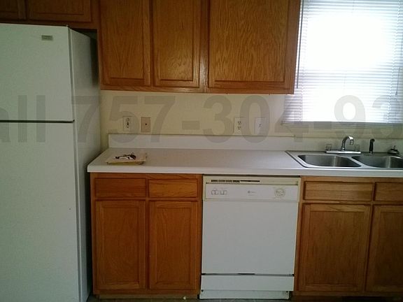 3rd image of 1631 Dorchester St