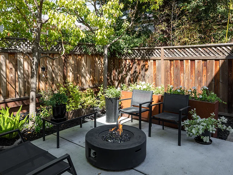 113 Seale Ave — Photo 47