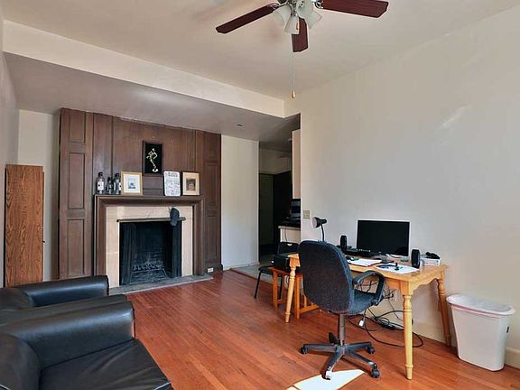 3rd image of 237 W Lakelawn Pl #2B-1Ba