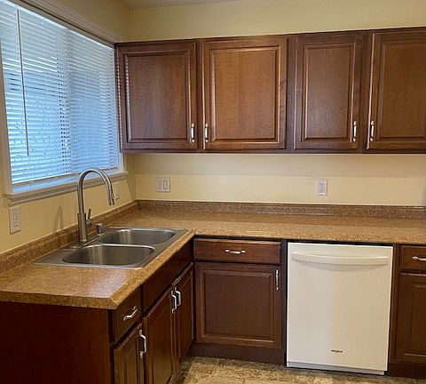 3rd image of 530 N Van Ness Ave APT 3