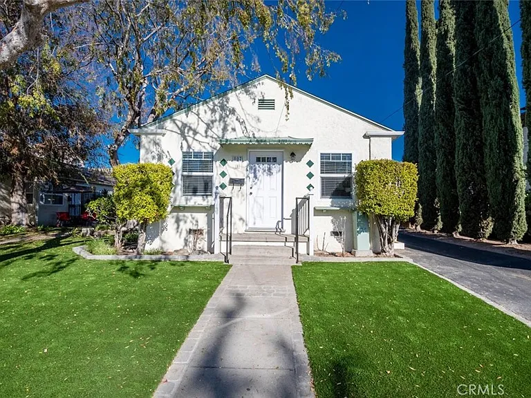 807 E Chevy Chase Dr #1 — Photo 1