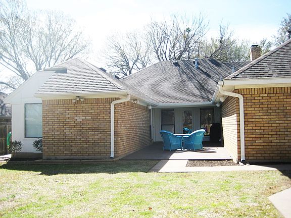 Back of House-Oversized Garage
