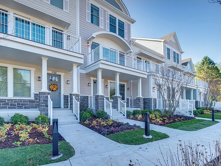Eldridge Townhomes — Photo 21