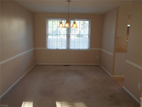 4th image of 137 Ault St
