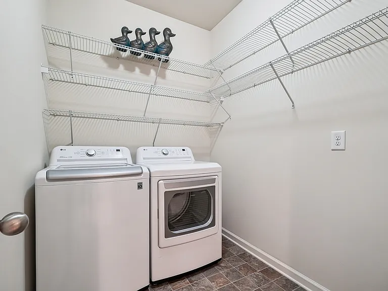 715 Saybeck Way — Photo 29
