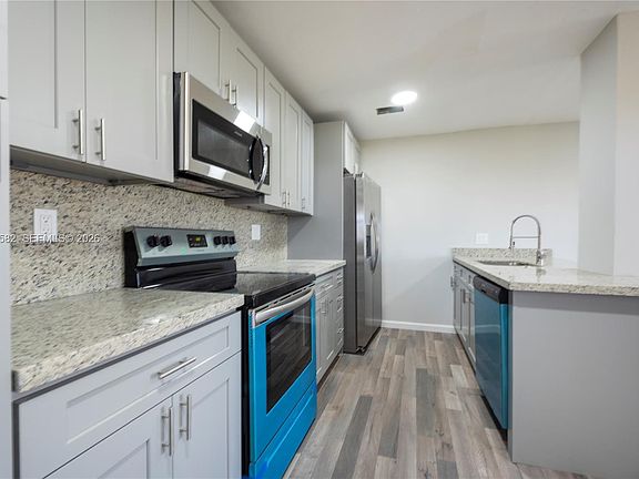 4th image of 4111 Stirling Rd APT 509