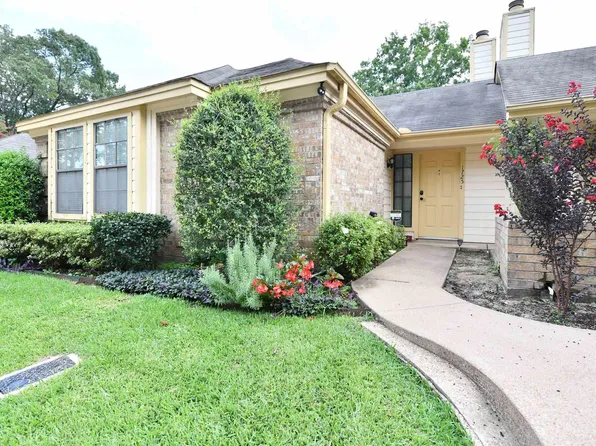 1725 Eaglewood Dr, Tyler, TX 75703