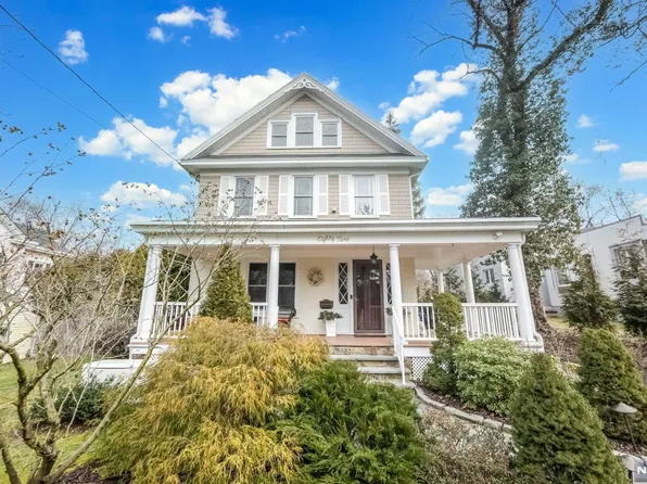 89 E Clinton Ave, Tenafly, NJ 07670