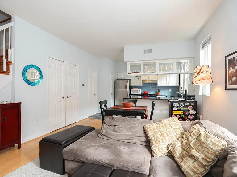 1822 Vernon St NW #302 — Photo 7