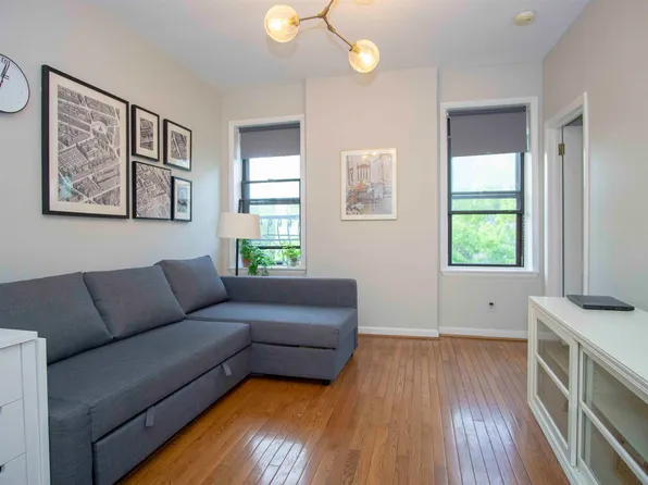 271 York Street image 1 of 21