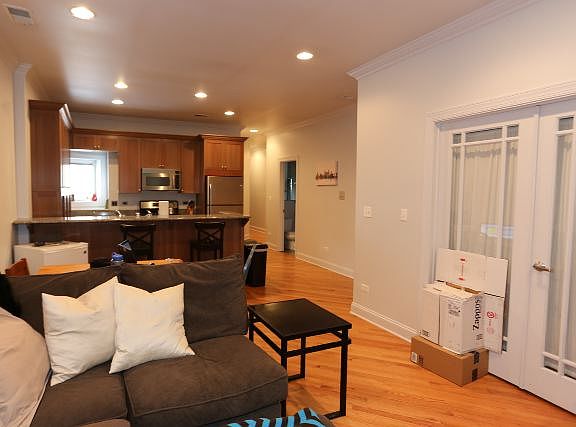 5th image of 1447 W Berteau Ave #4