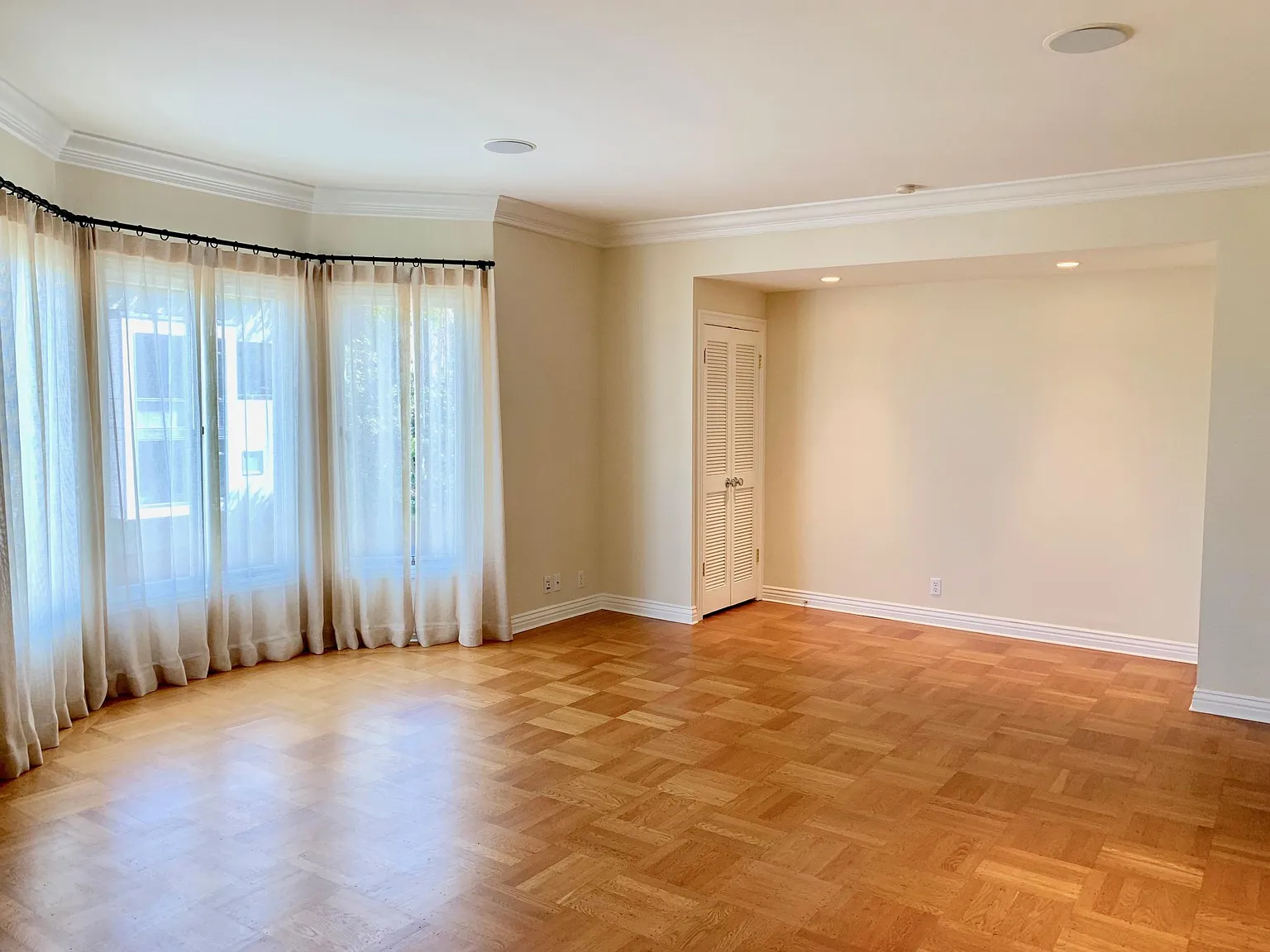 2 bed, 1750 sqft, $7,250 — Photo 3