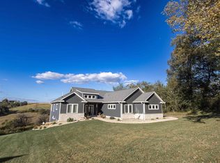 1705 Marian Ct, Mineral Point, WI 53565