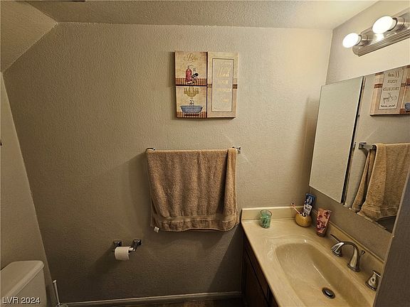 4th image of 898 Rhinegold Way