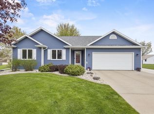 W6484 Brandon Ct, Greenville, WI 54942