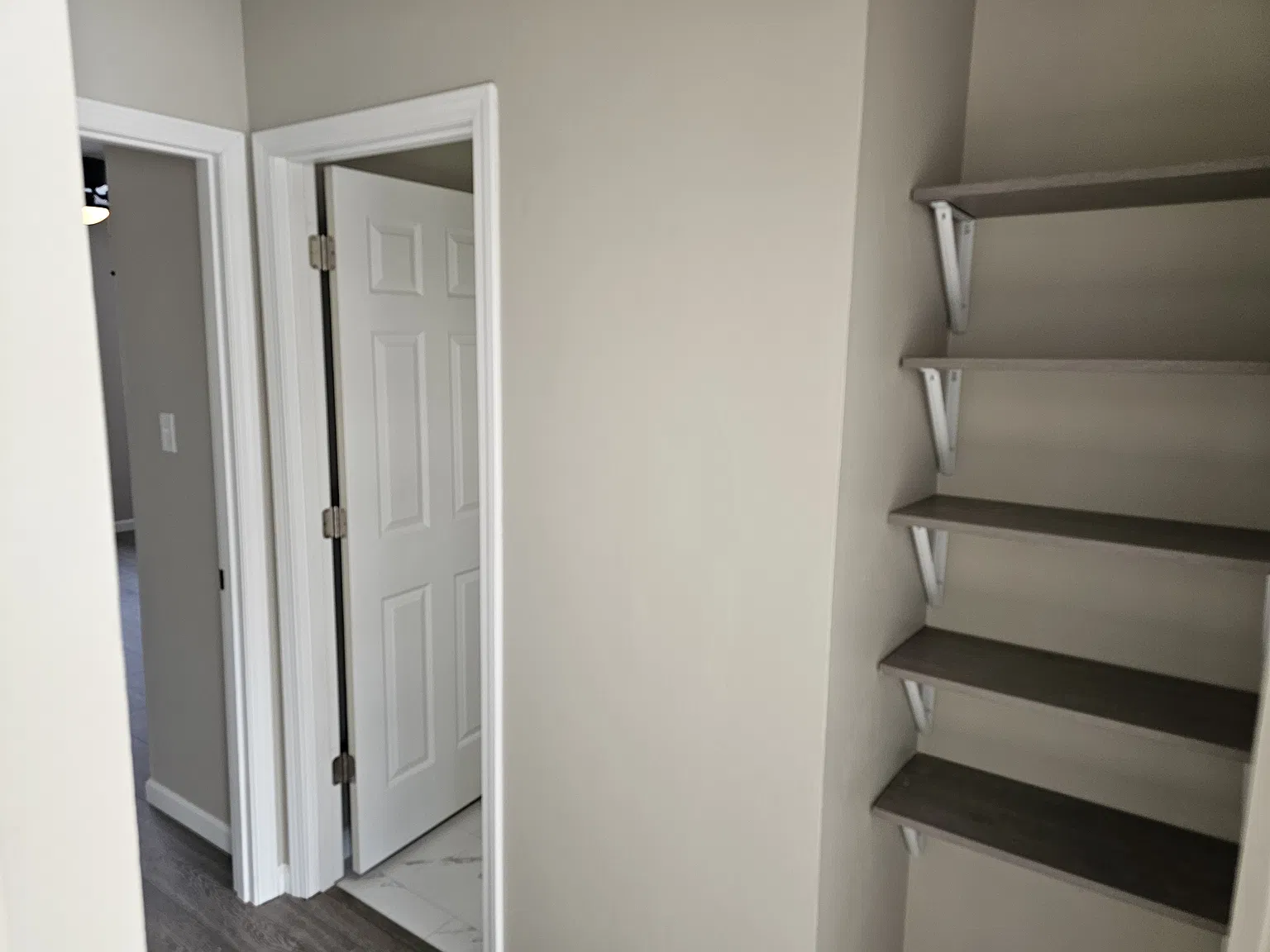 2 bed, 1000 sqft, $1,250 — Photo 3