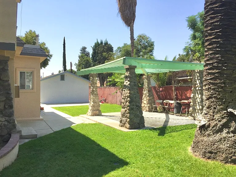 25091 25101 1/2 Redlands Blvd — Photo 12