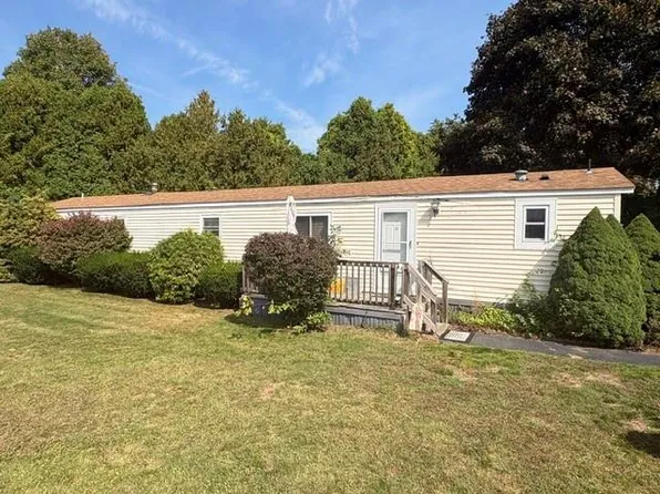 8 Lear Dr, Coventry, RI 02816