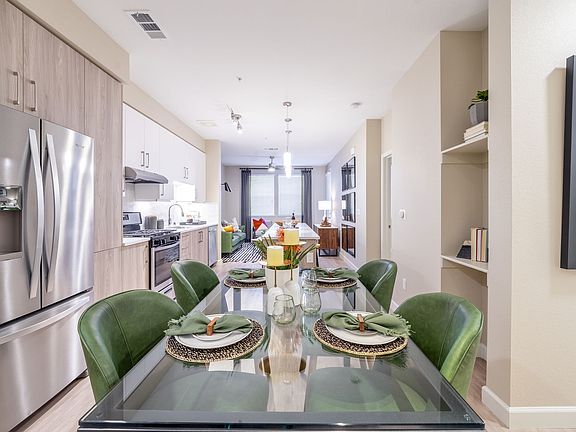 4th image of 2745 Orchard Ln #3301