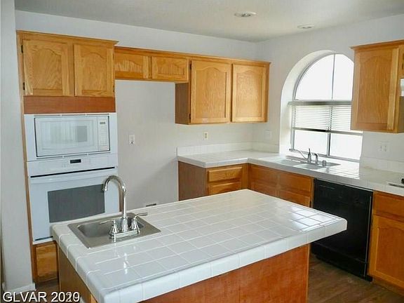 5th image of 8025 Dover Shores Ave