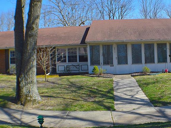 2nd image of 264C Kingston Ct