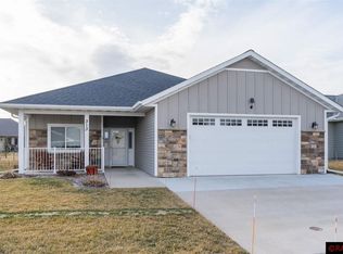 313 Copper Village Cir, Mankato, MN 56001
