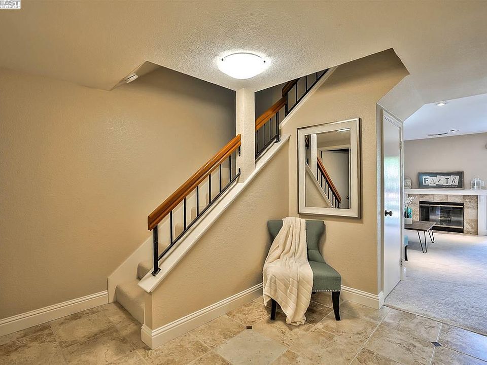 1st image of 34606 Pueblo Ter