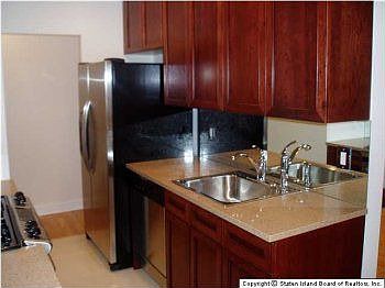 1st image of 1021A Rockland Ave