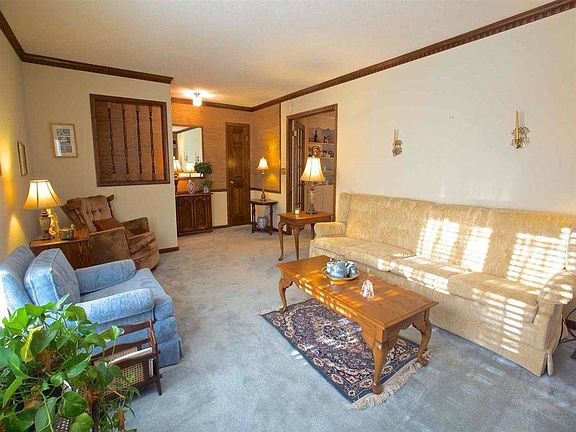 3rd image of 515 Meyers Dr