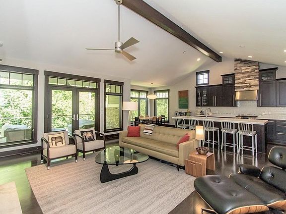 5th image of 165 Pointe Oakwood Way