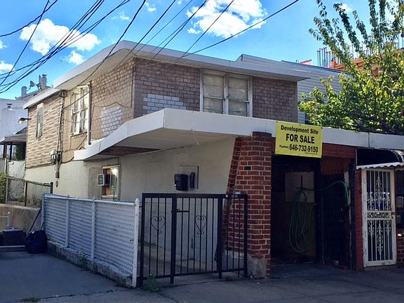 3rd image of 2361 31st St