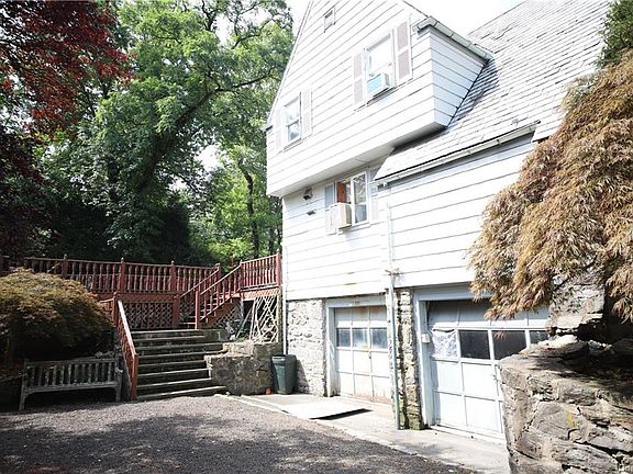 3rd image of 533 Weaver St