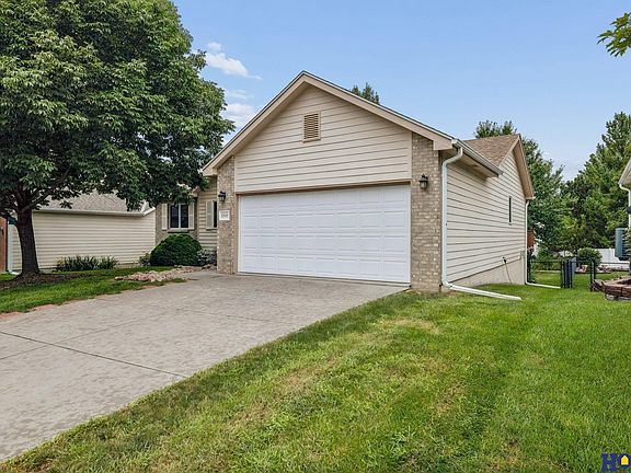 2nd image of 2048 Chloe Ln