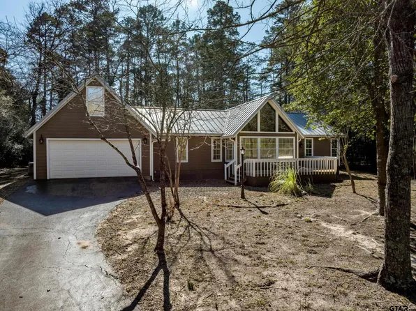 153 Candlelight Cv, Holly Lake Ranch, TX 75765