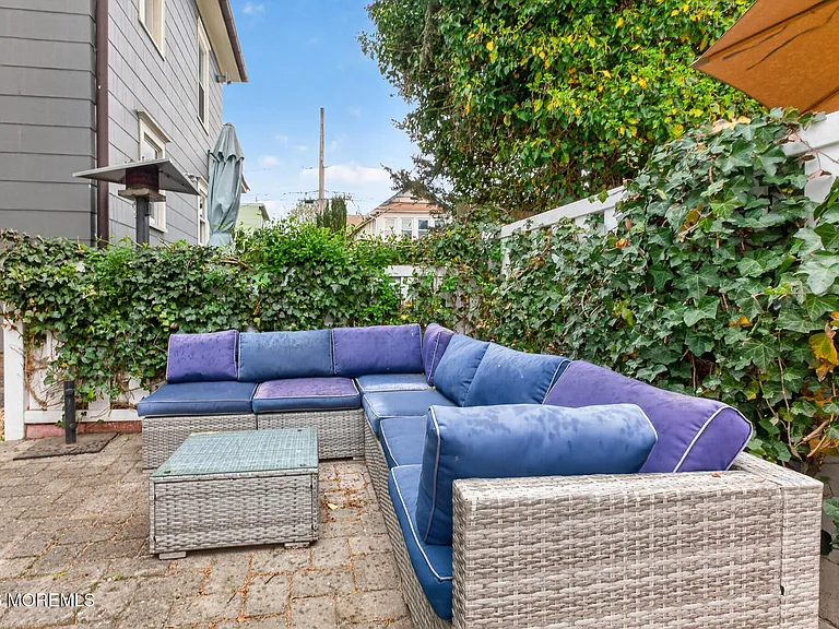 142 Heck Ave — Photo 35