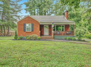 7204 Plantation Rd, Roanoke, VA 24019
