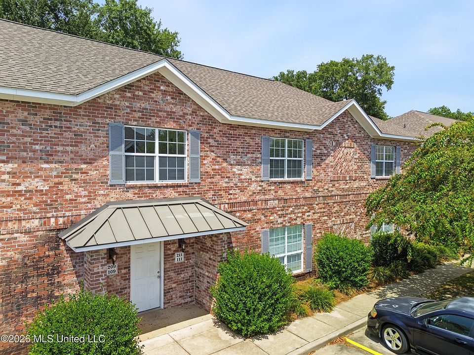 1st image of 211 Armand Oaks Unit 211