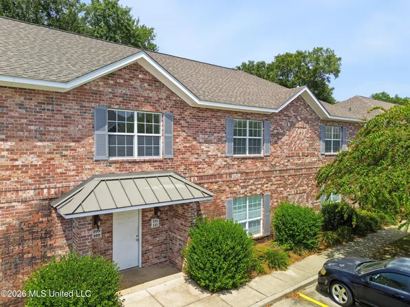 211 Armand Oaks Unit 211, Ocean Springs, MS 39564