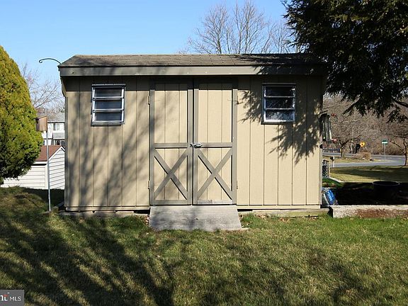 3rd image of 1143 Garden Ave #L-0011