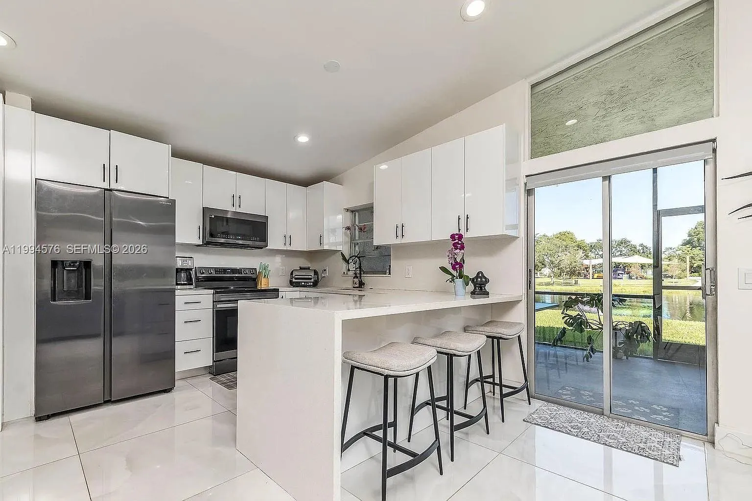 Woodgate Condominium 43 — Photo 4