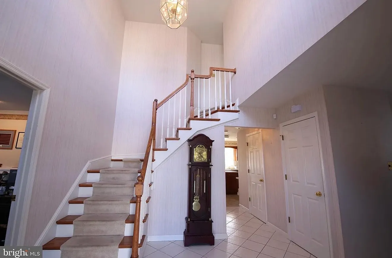 3 bed, 2730 sqft, $2,800 — Photo 1